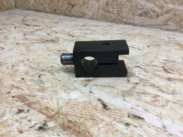 Mc Cormick 624 Schaltstangenführung 3057282R2