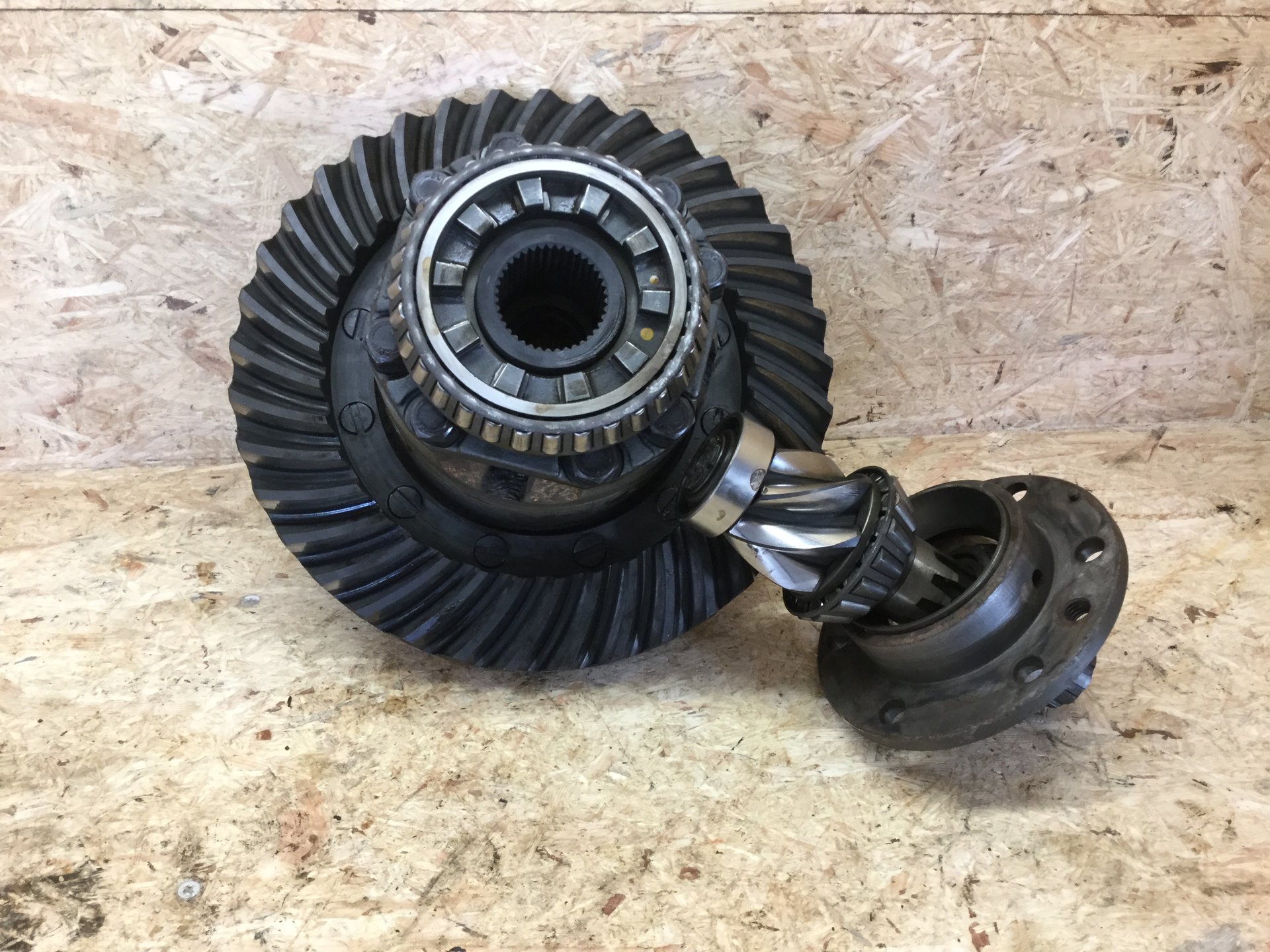 Mf35 Diff Lock Massey Ferguson MF35 Differential und Kegelrad | Huber Parts