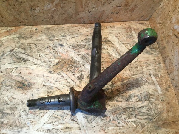 Deutz D40.1 Achsschenkel links