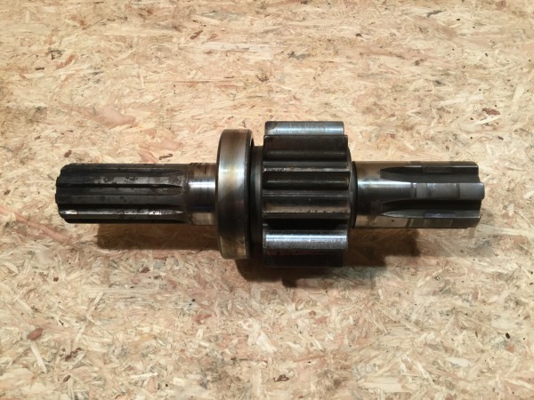 Mc Cormick DGD-4 Vorgelegewelle rechts