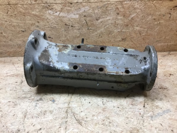 Bautz 300 Dieselschlepper Achstrichter links