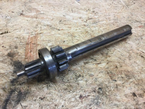 Fahr D180H Vorgelegewelle Getriebe 1033516