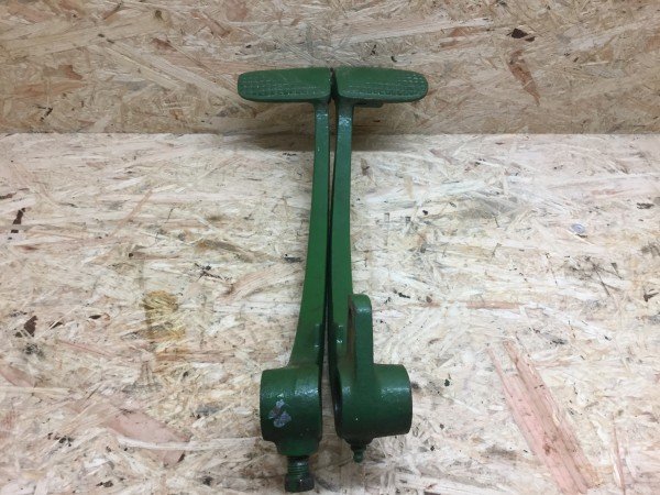 Deutz D40.2 Bremspedale