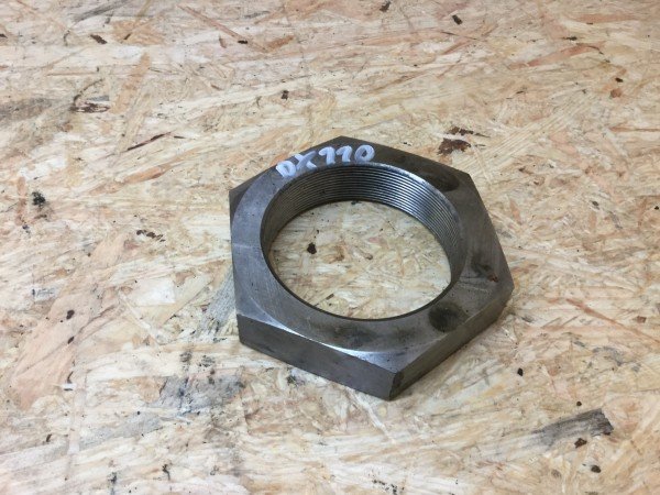 Deutz DX 110 Sechskantmutter für Steckachse hinten