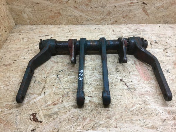 Hanomag R24 Hubarme und Welle vorne