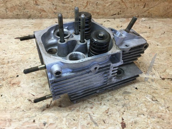 Deutz Intrac 2003 F4L912H Motor Zylinderkopf